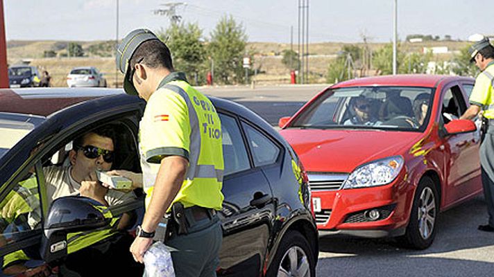 Informativo 24h - La DGT refuerza esta semana los controles de alcohol y drogas al volante