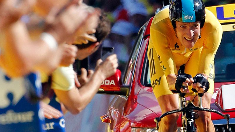 Wiggins gana la crono y se afianza como líder