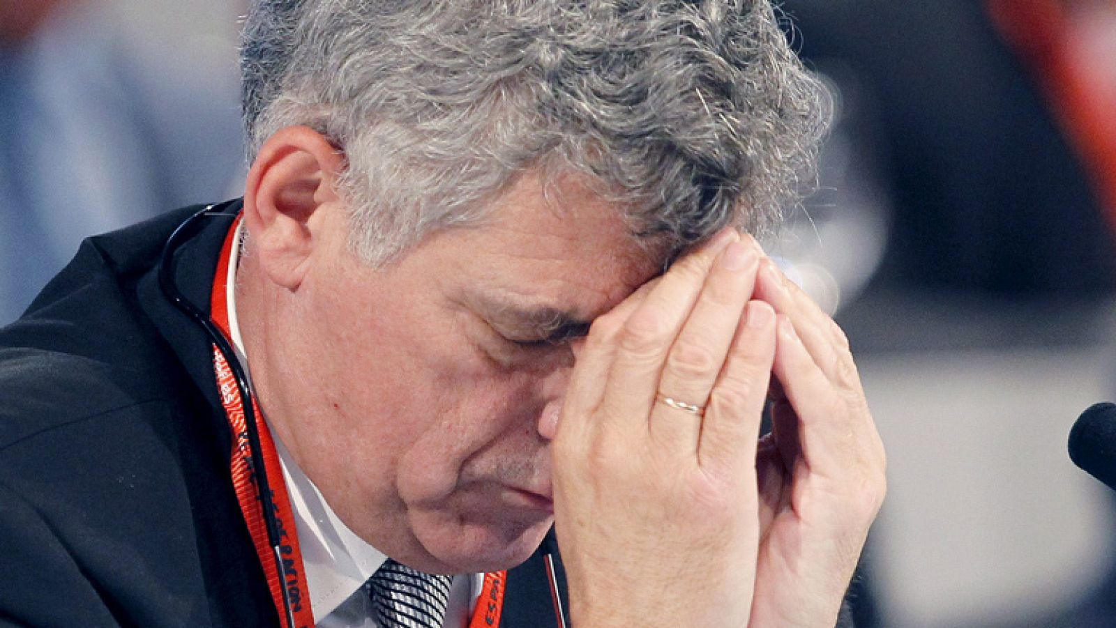 Villar indulta a Mourinho y a Vilanova