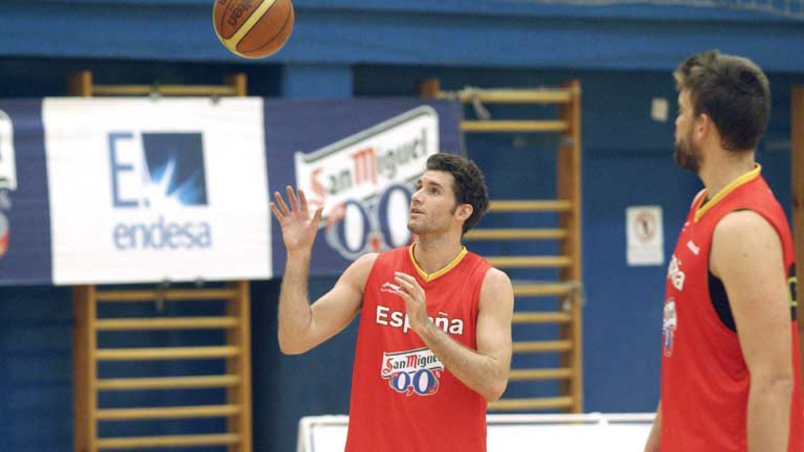 El Palacio de los deportes de Madrid acoge el partido entre los dos mejores equipos de Europa.  A partir de las diez España Francia por la 1 de televisión Española. Un partidazo que hasta Pau Gasol recomienda.