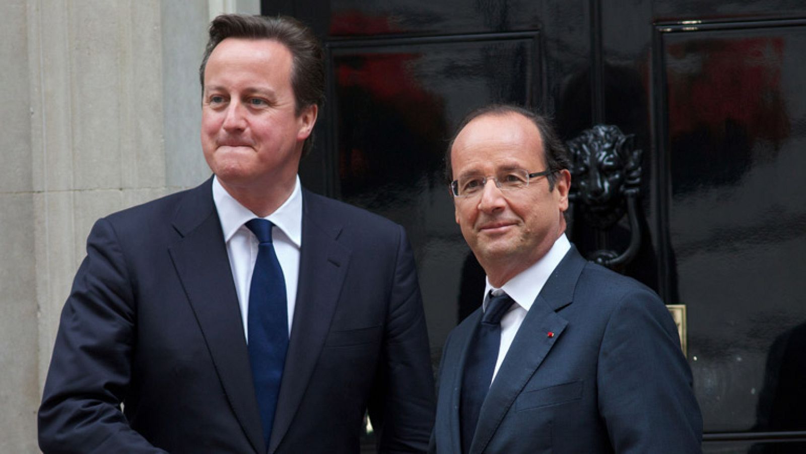 Hollande y Cameron quieren que se apliquen los acuerdos del Consejo Europeo - La tarde en 24h | Ver
