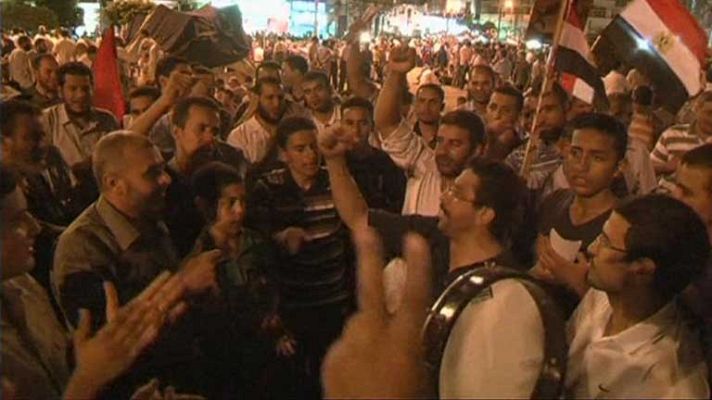 Telediario 1 - Cerrado el parlamento egipcio