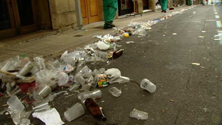 Telediario 1 - Los San Fermines dejan kilos de bas