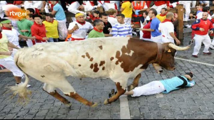 San Fermín - RNE te narra el sexto encierro de San Fermín 2012 en imágenes