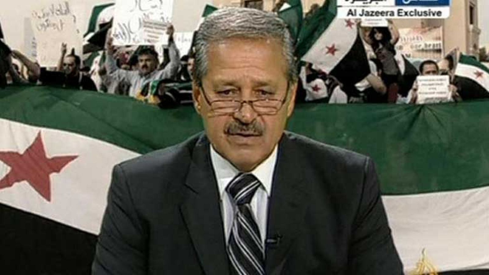 Diplomático desertor sirio llama al ejército para unirse a la "revolución"