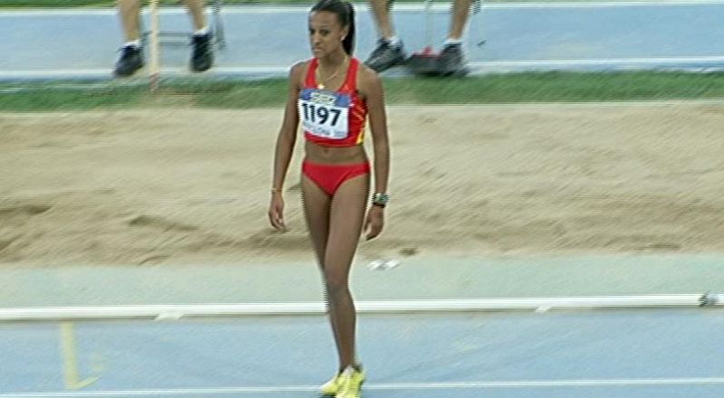 La atleta española Ana Peleteiro se ha proclamado campeona del mundo júnior de triple salto en Barcelona con la mejor marca mundial del año, 14,17, récord de España de la categoría.
