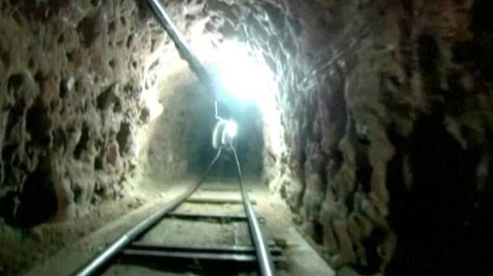 Telediario 1 - Narcotúneles en México