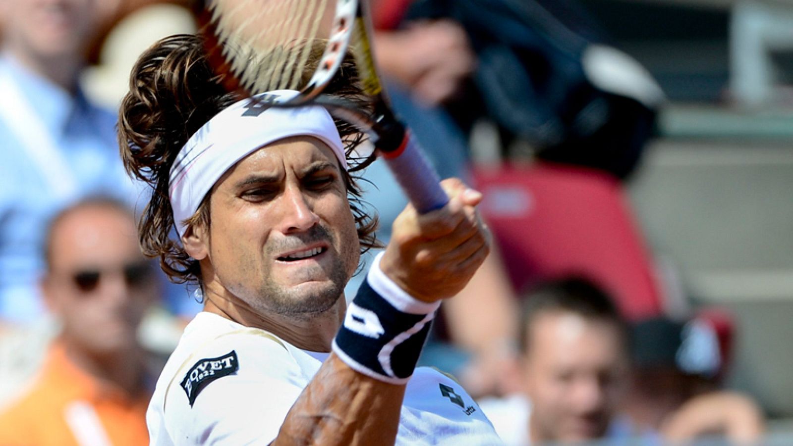 El tenista alicantino David Ferrer ha derrotado por un doble 6-2 al murciano Nicolás Almagro, en la final española del torneo de Bastad (Suecia).