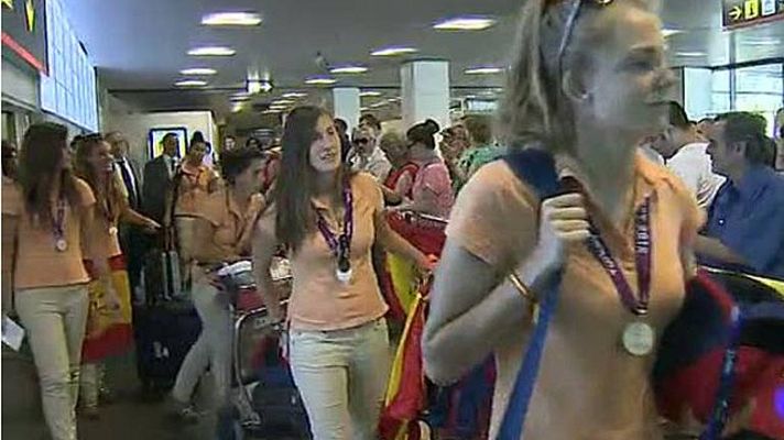 Telediario 1 - Las subcampeonas europeas sub-19, vuelven a casa