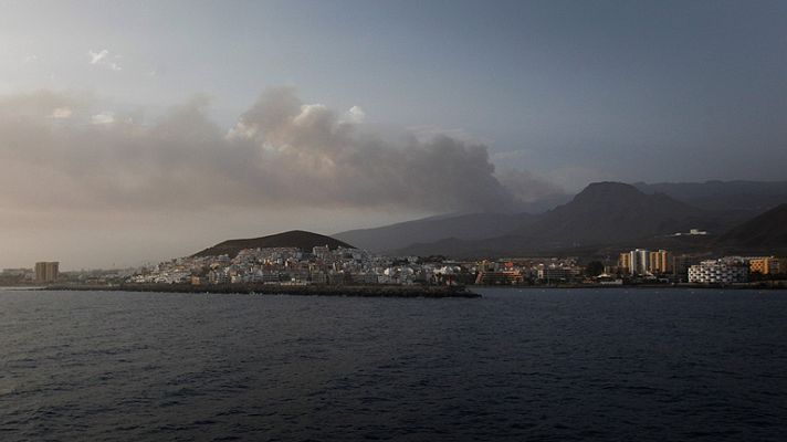 Telediario 1 - El incendio de Tenerife afecta ya a unas 1.200 hectáreas