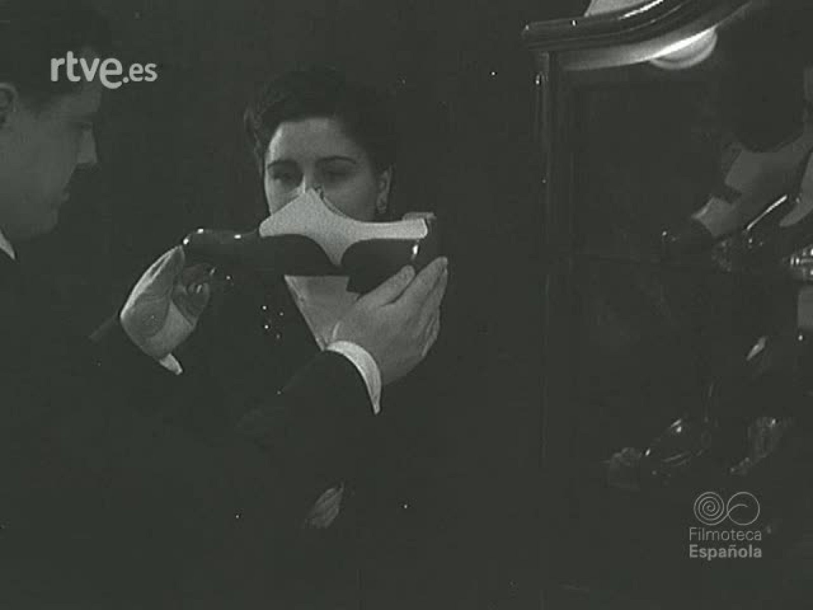 NOT N 323 B - NO-DO | Ver