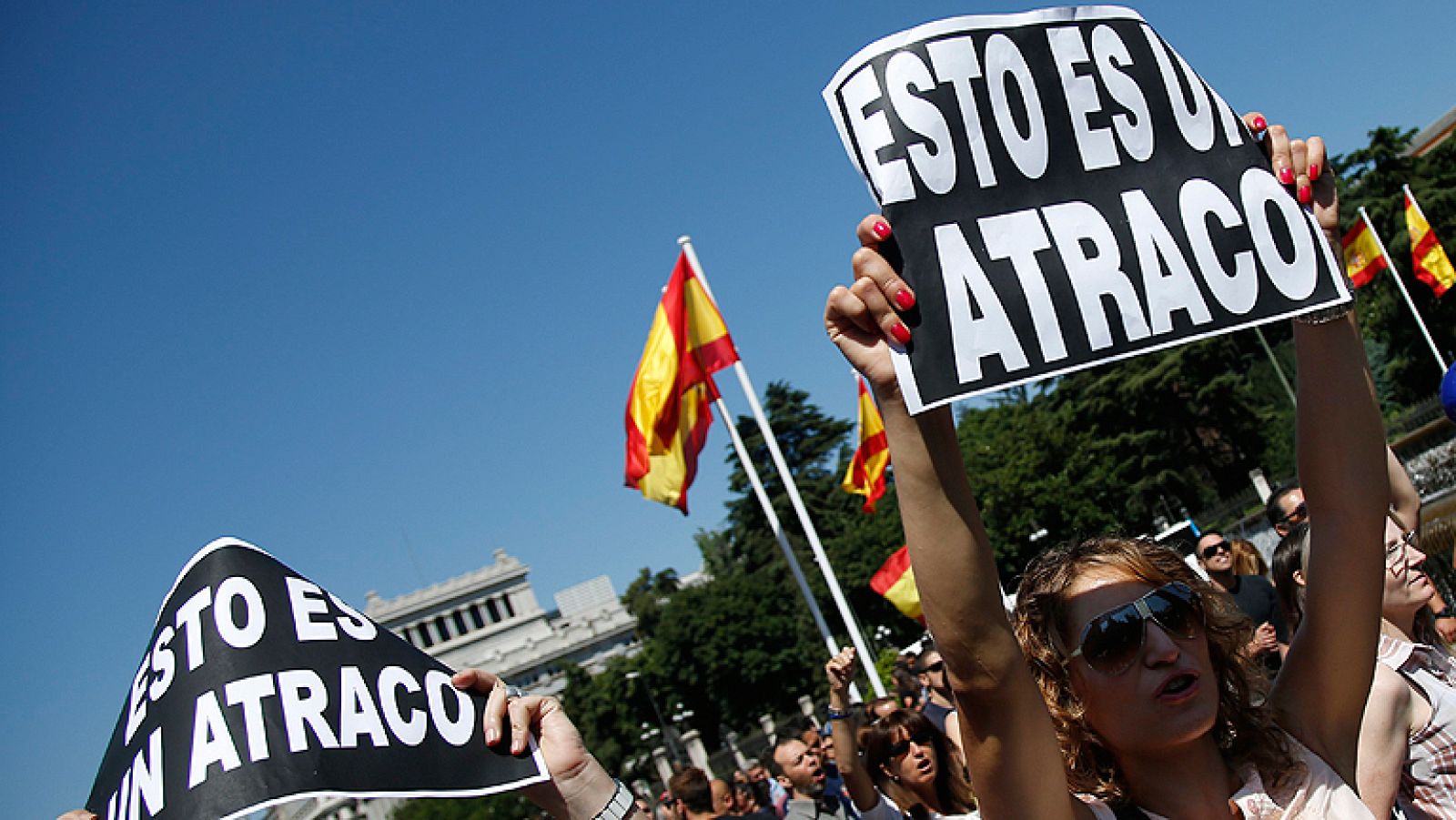 Los funcionarios vuelven a manifestarse en contra de los recortes