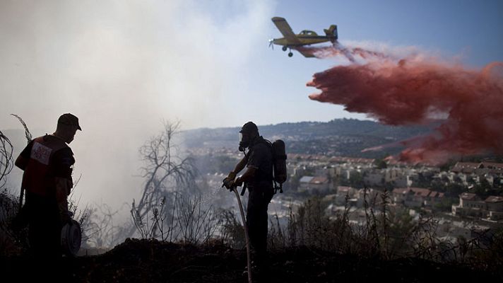 Informativo 24h - Un nuevo incendio en La Gomera se suma a los de Tenerife y La Palma, que siguen sin control