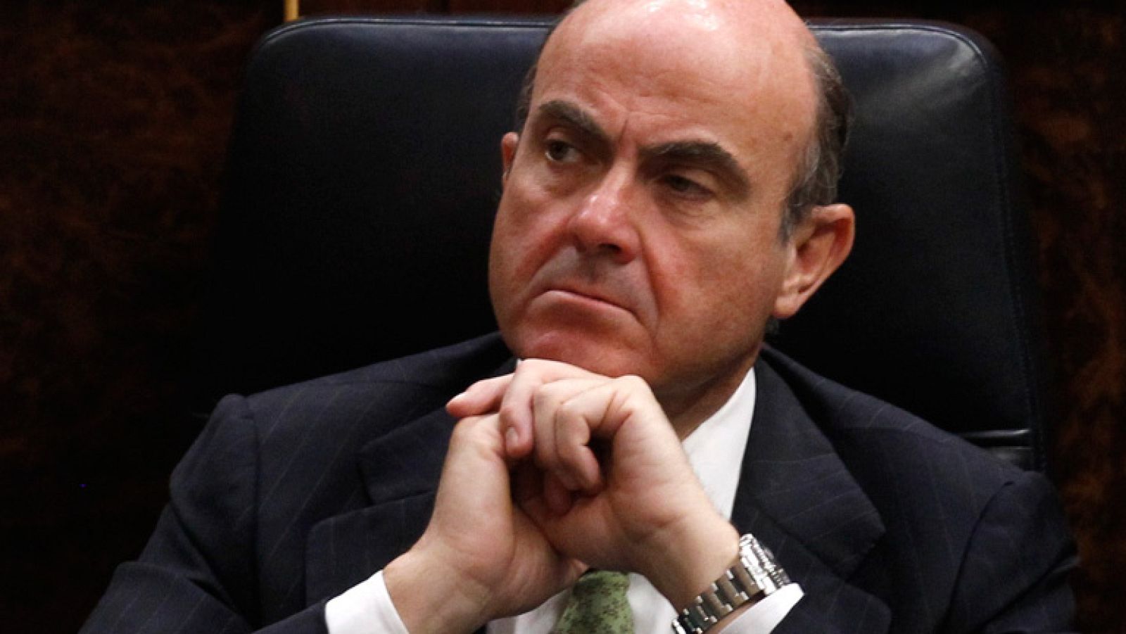 Guindos confirma que los compradores de preferentes de bancos rescatados no recuperarán su inversión