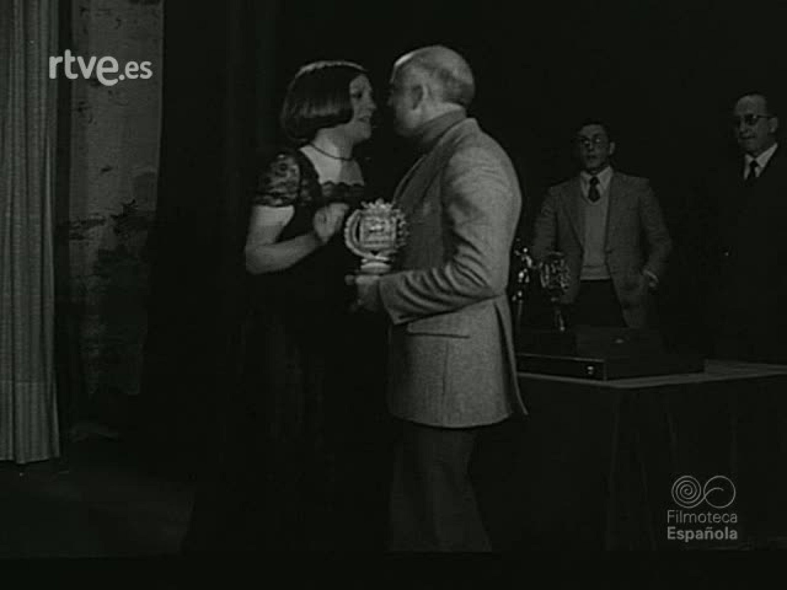 NOT N 1737 B - NO-DO | Ver