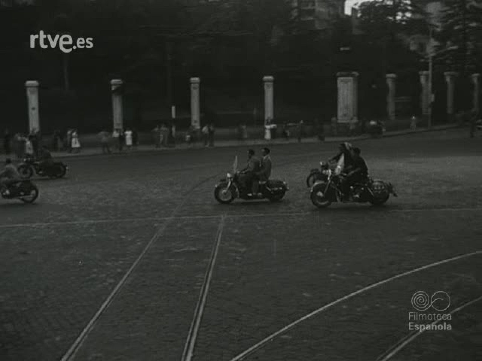 NOT N 499 B - NO-DO | Ver