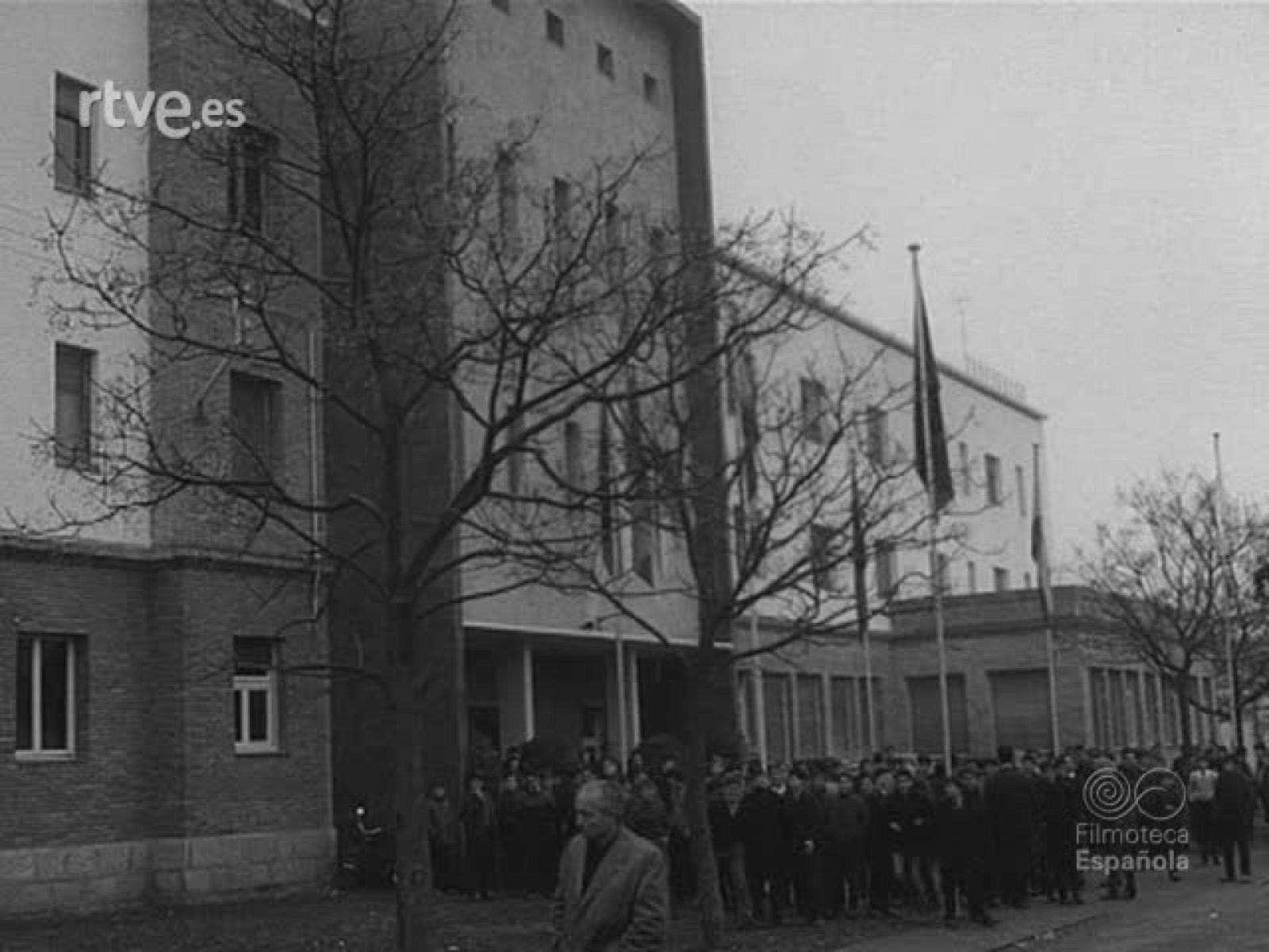 NOT N 1204 B - NO-DO | Ver