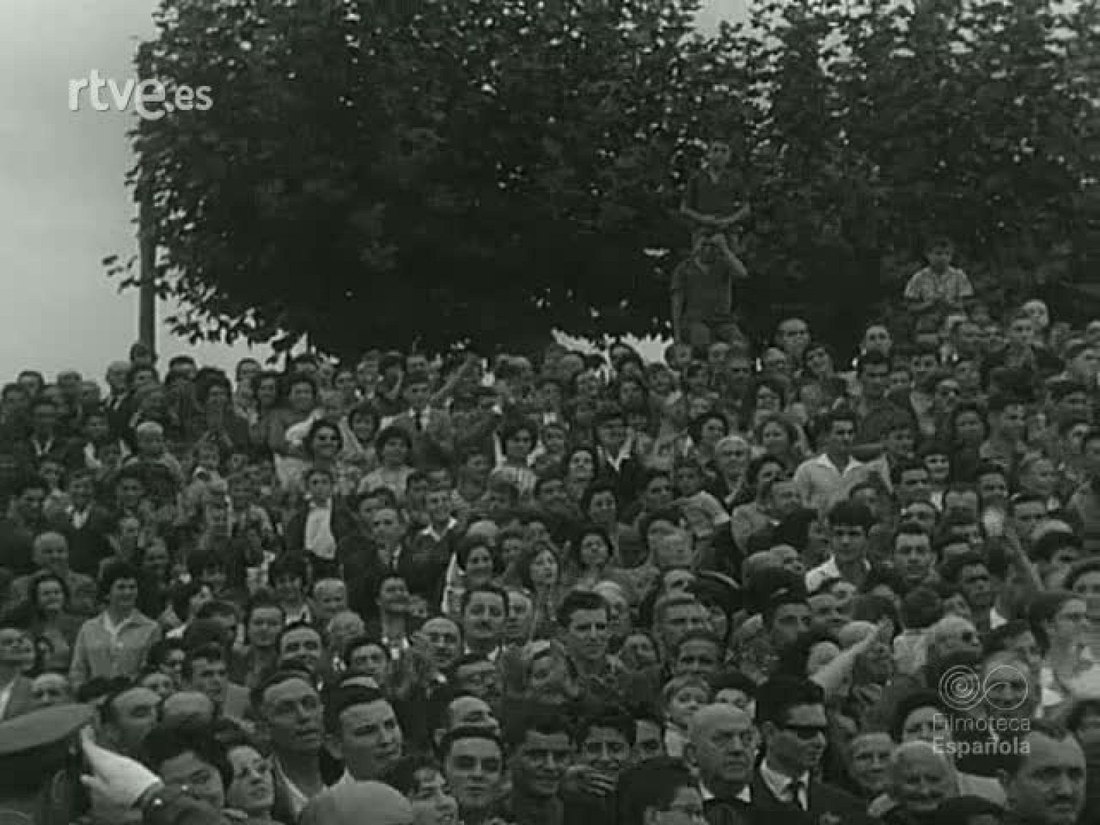 NOT N 977 B - NO-DO | Ver