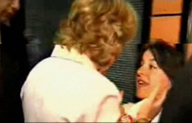 Aguirre se encara con empleados de la sanidad madrileña | Ver