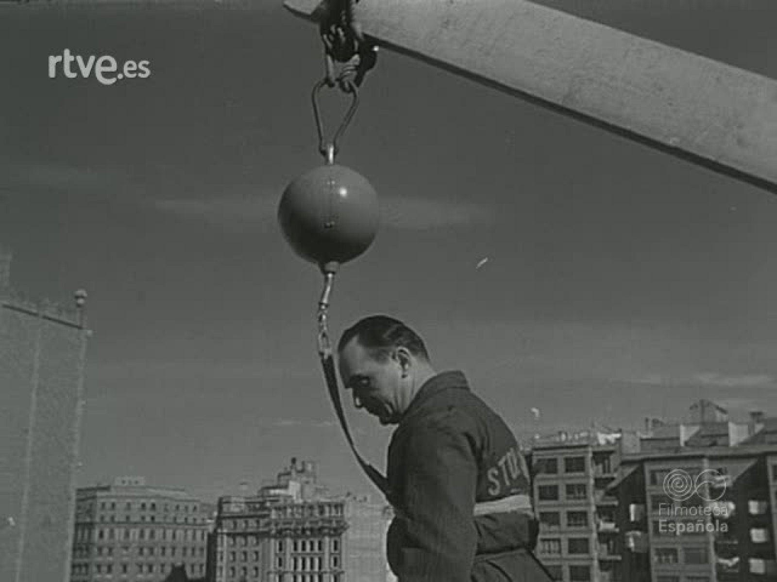 NOT N 739 B - NO-DO | Ver