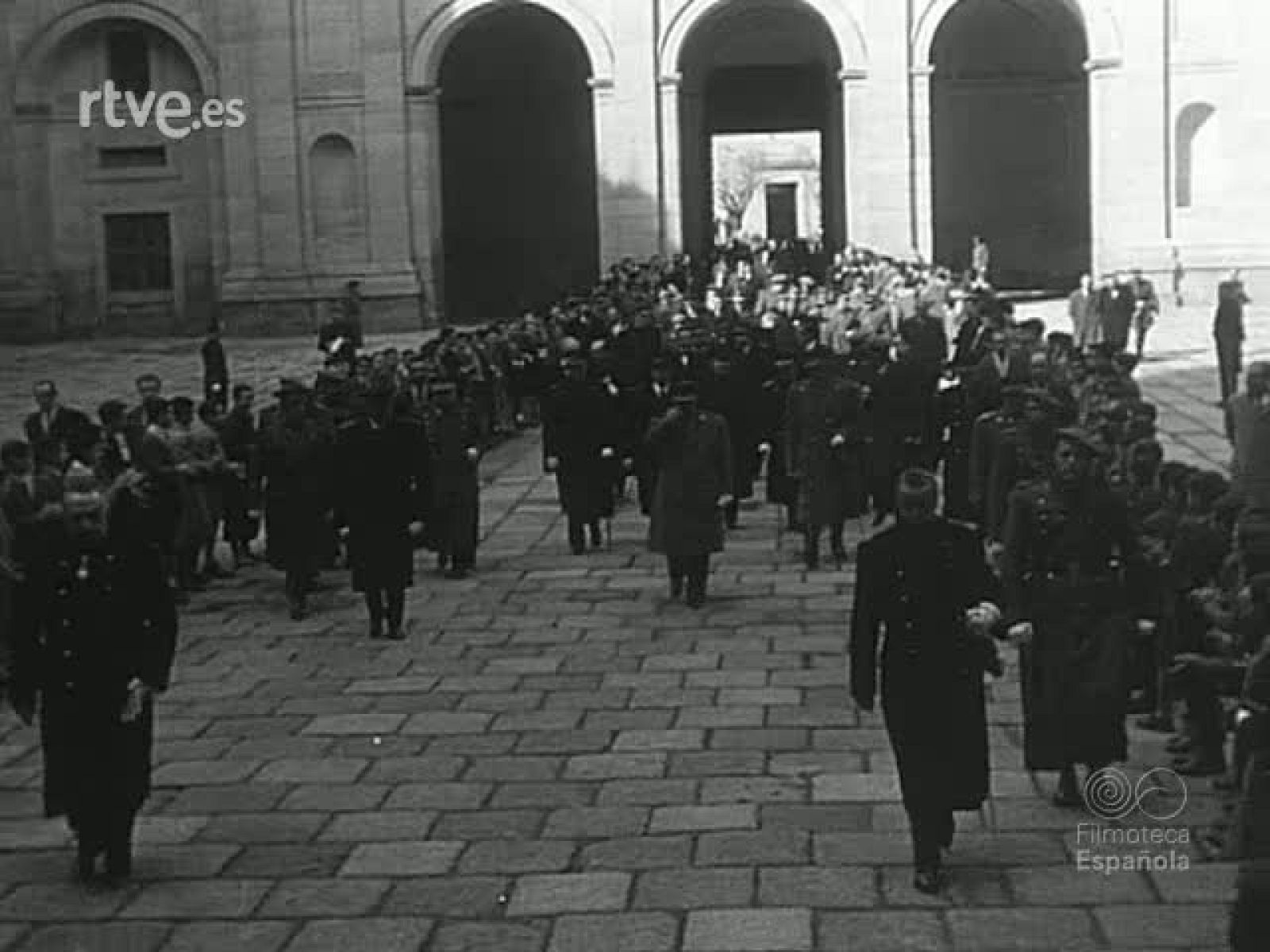 NOT N 740 B - NO-DO | Ver