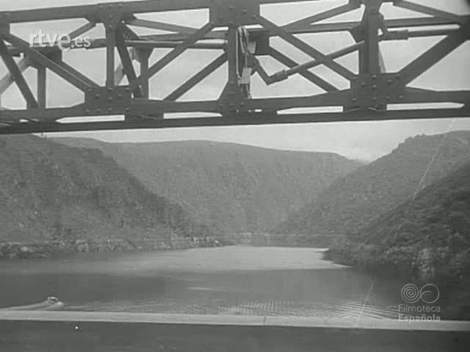 NOT N 717 A - NO-DO | Ver