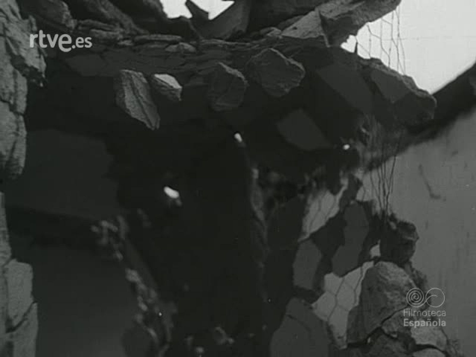 NOT N 695 B - NO-DO | Ver