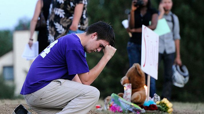 Informativo 24h - Velas, flores y mensajes recuerdan a las víctimas del tiroteo en Denver