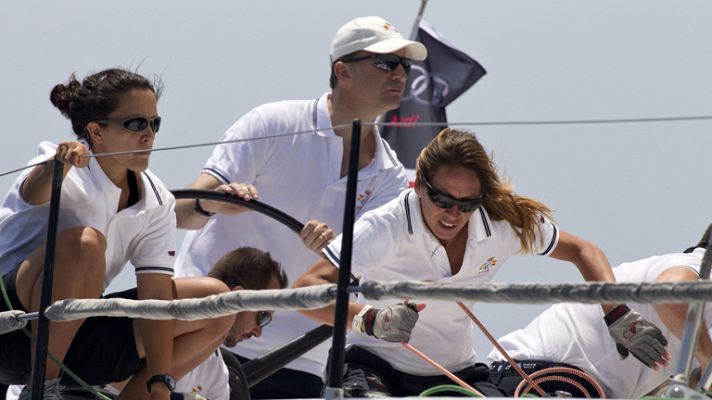 Telediario 1 - El Príncipe Felipe participa en la Copa del Rey de Vela