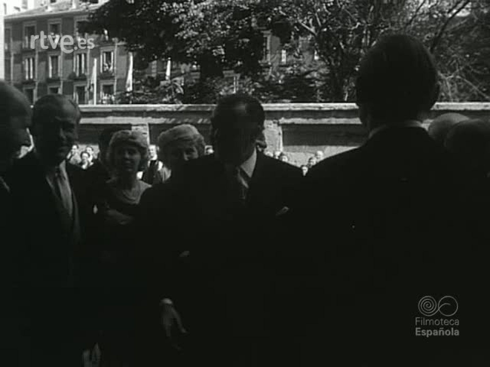 NOT N 718 B - NO-DO | Ver