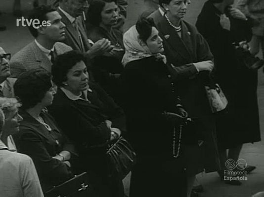 NO-DO - NOT N 823 A ESPECIAL PIO XII HA MUERTO