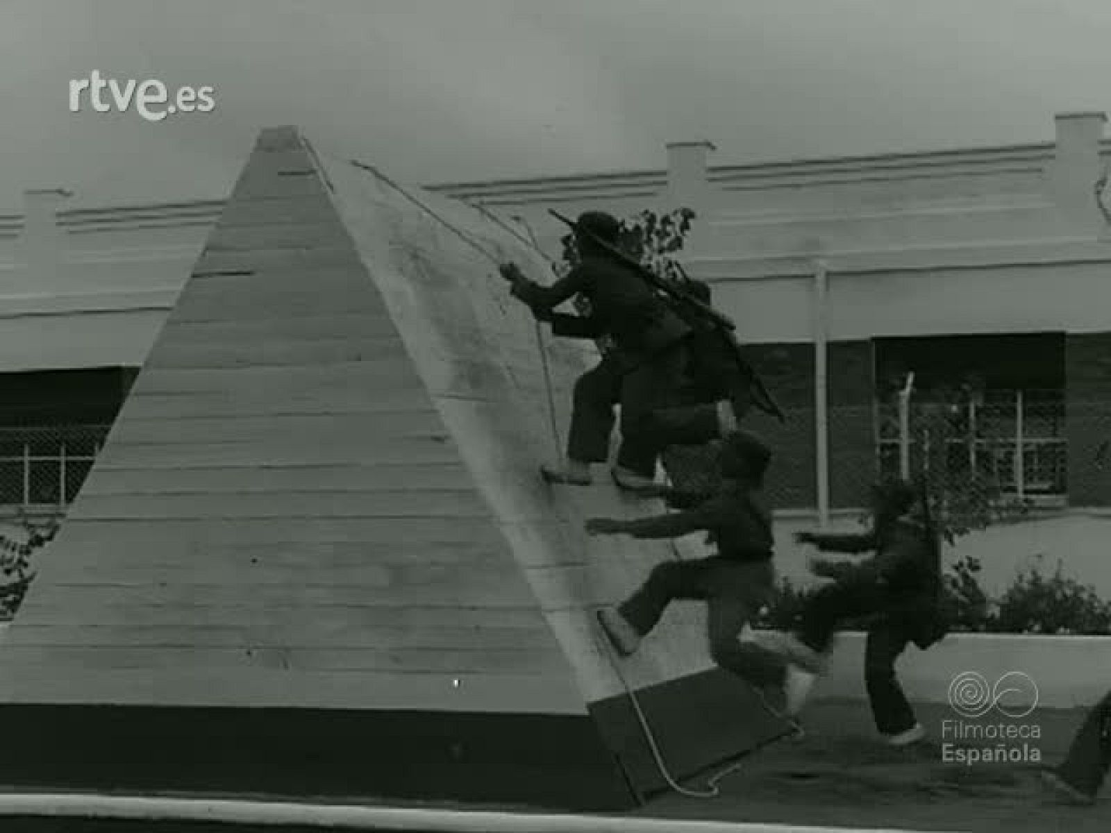 NOT N 933 A - NO-DO | Ver