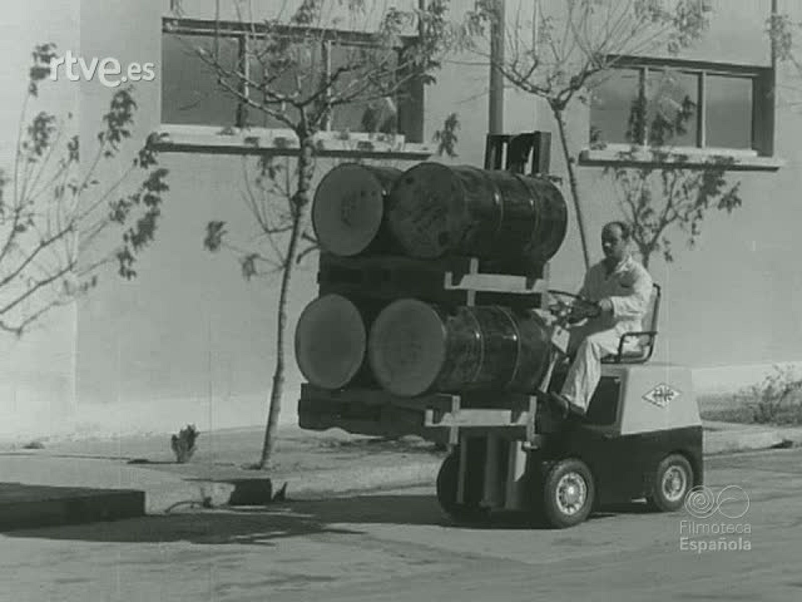 NOT N 933 C - NO-DO | Ver