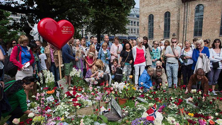 Telediario 1 - Aniversario del atentado de Utoya