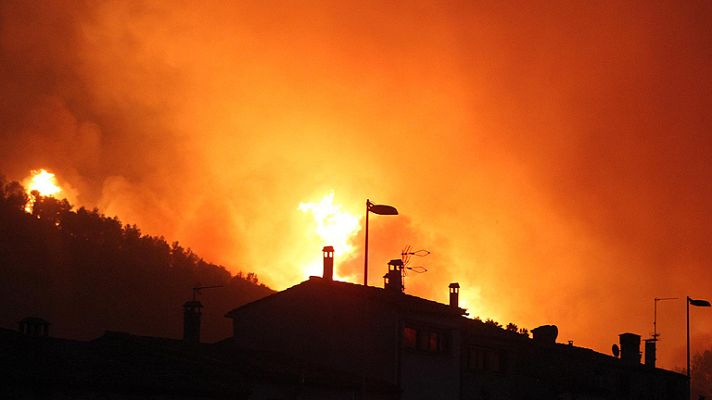 Telediario 1 - Tres muertos, 24 heridos y más de 13.000 hectáreas arrasadas en el incendio del Empordà