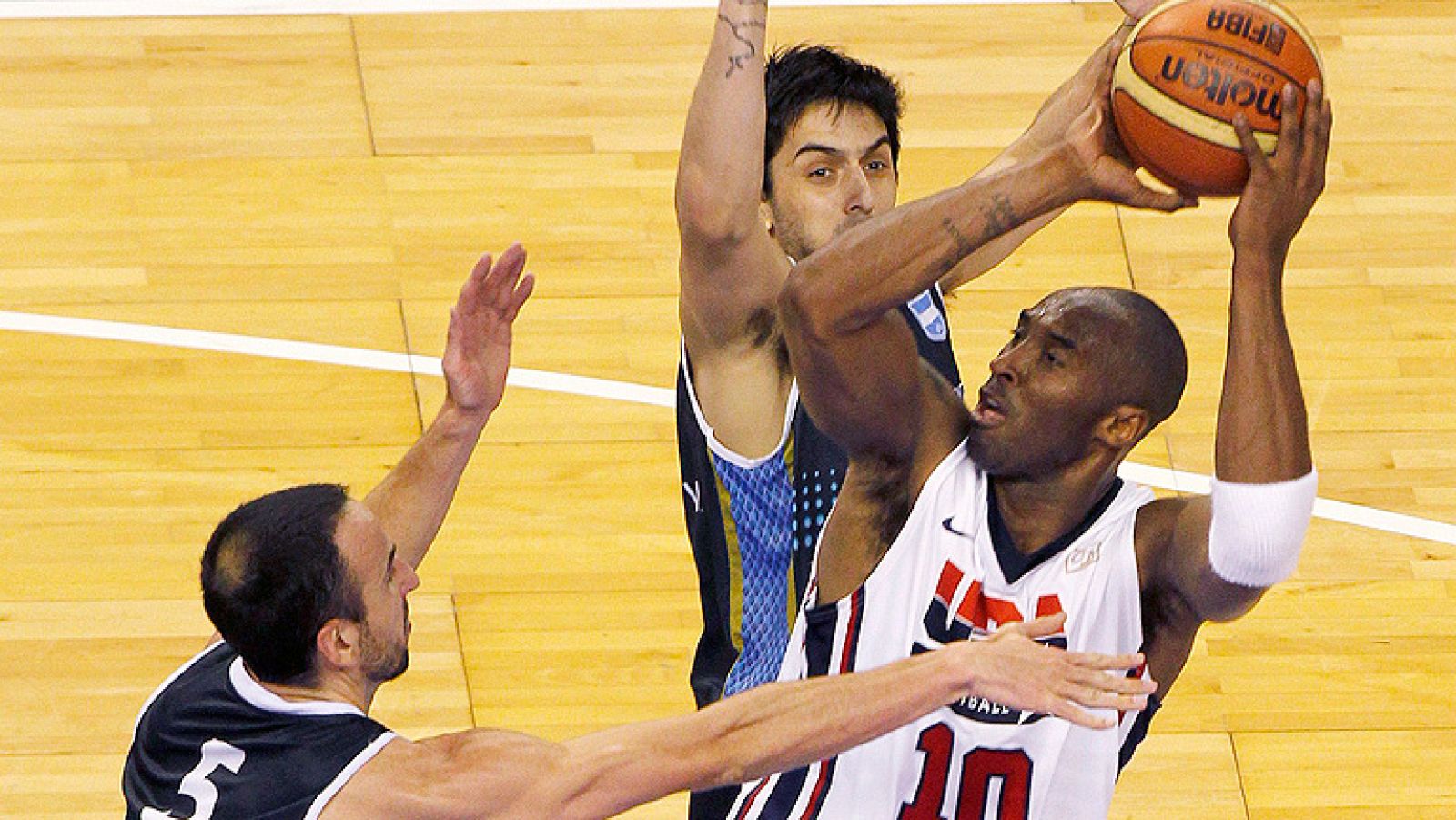 La selección estadounidense de baloncesto suma y sigue en su preparación para Londres 2012 al derrotar a Argentina en Barcelona, a pesar del esfuerzo mostrado por el combinado latinoamericano.