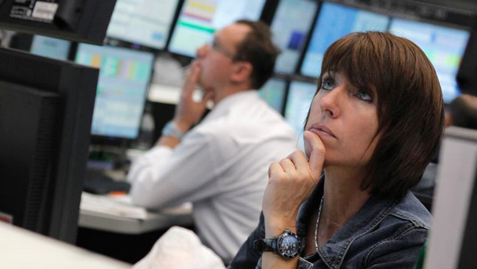 La Bolsa cae y la prima sigue disparada tras la subasta