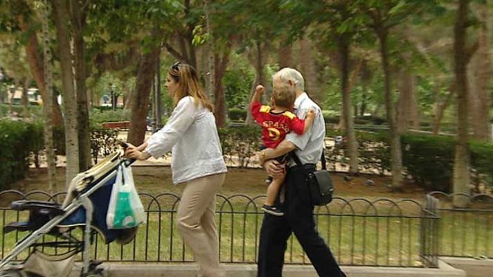 Telediario 1 - El papel de los abuelos en crisis