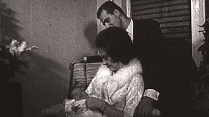 Archivo Casa Real - Nacimiento Infanta Elena (20 de diciembre 1963)