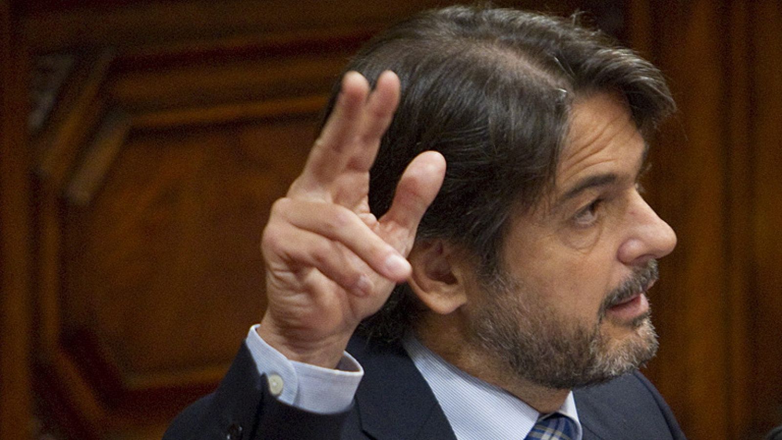 El secretario general de CDC, Oriol Pujol, comparece hoy en el Parlament por el caso Palau - Informativo 24h | Ver