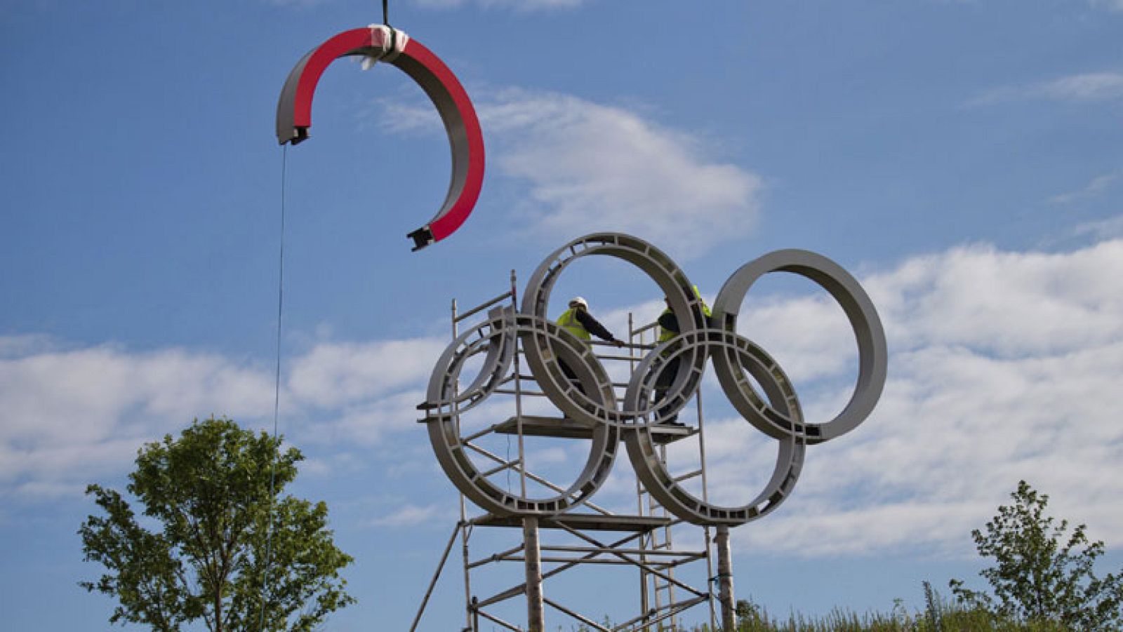 Con puntualidad británica Londres 2012 llega a su cita. Lo ha hecho hasta con ese habitual cielo plomizo que no veíamos desde hace días. Todo está listo desde el continente al contenido de estos Juegos. ¿El continente?, las instalaciones, muchas de e