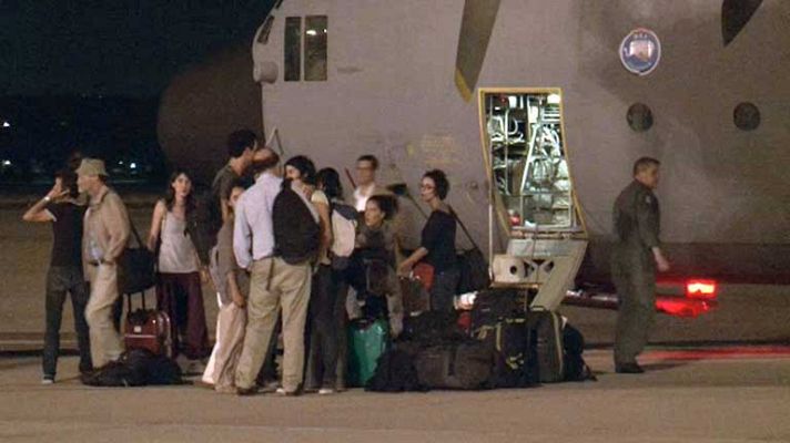 Telediario 1 - Repatriación de los cooperantes