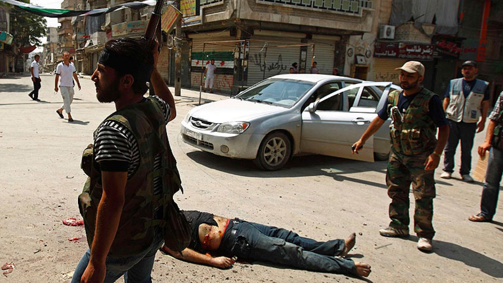 Los rebeldes y fuerzas del régimen combaten por tercer día en Alepo