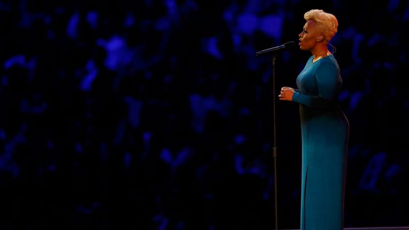 Emeli Sandé actuando en la inauguración de los Juegos Olímpicos de Londres 2012