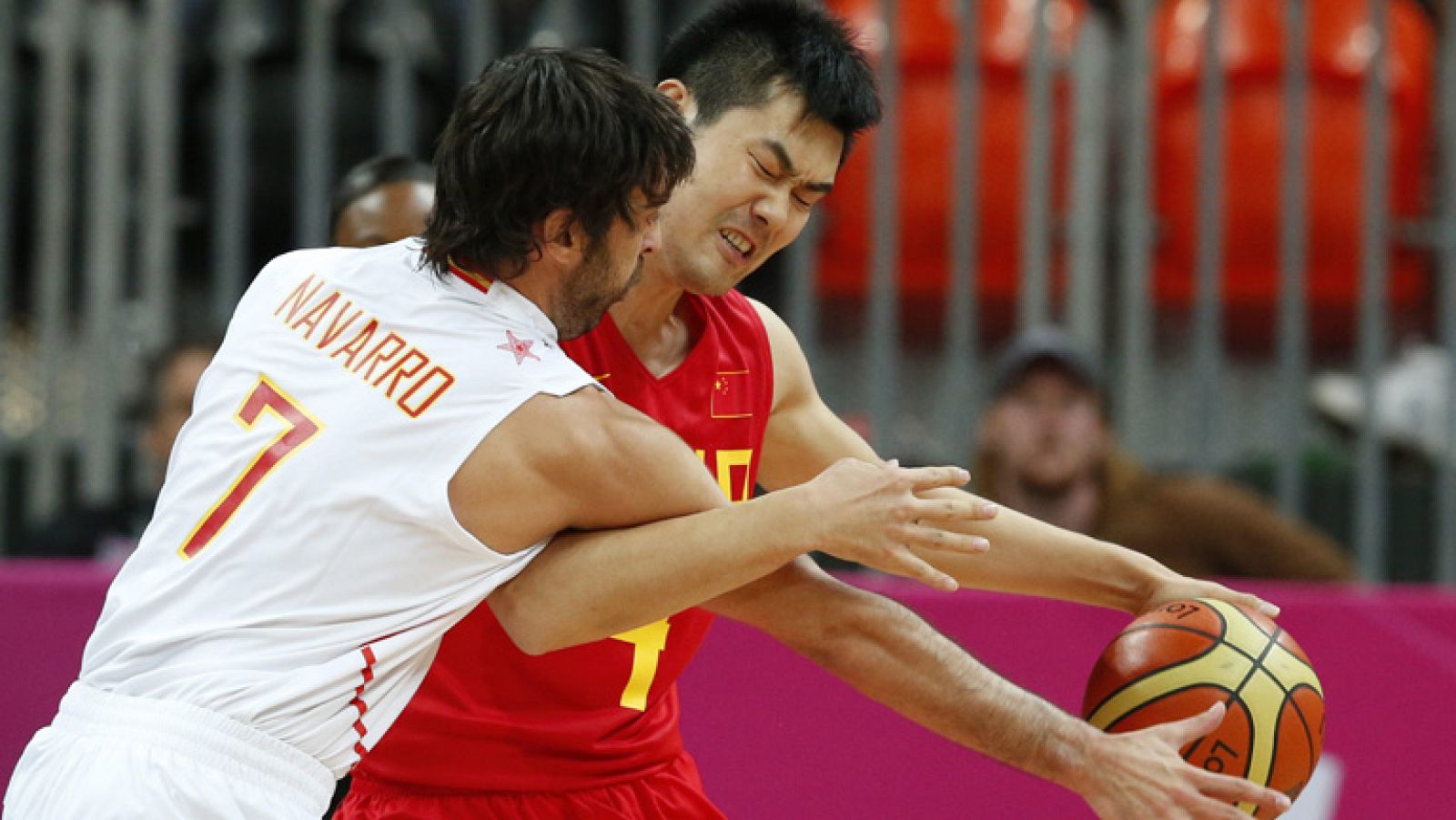 El baloncesto y el balonmano español comienzan con victoria en Londres | Ver