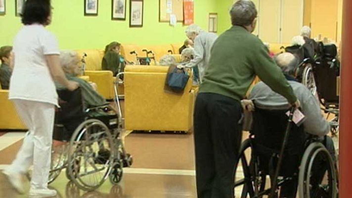 Telediario 1 - Pago a dependientes