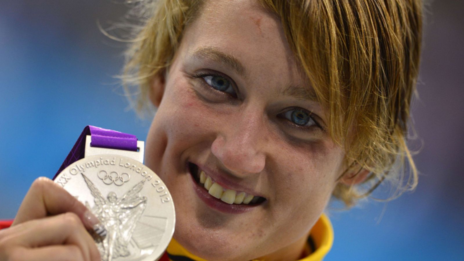 Mireia Belmonte, emocionada con su plata en 200 m mariposa