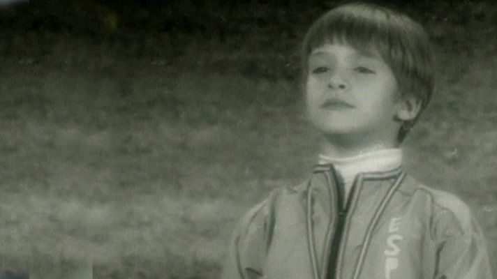 Cuéntame cómo pasó - La primera medalla de Carlitos