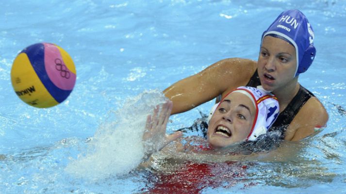 Telediario 1 - España, primera de grupo en waterpolo femenino