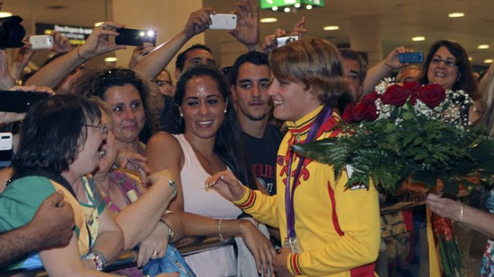 Telediario 1 - Mireia Belmonte, emocionada en su vuelta a casa